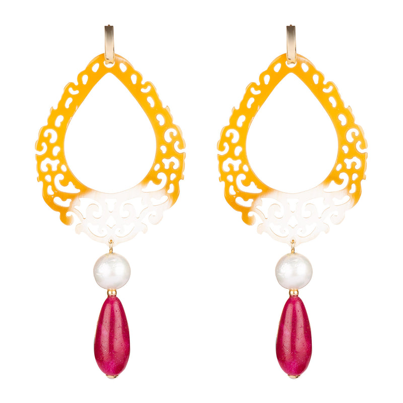 Pendientes de cuerno natural con oro amarillo, perlas naturales y rubis africanos opacos - MAMUT JEWELS
